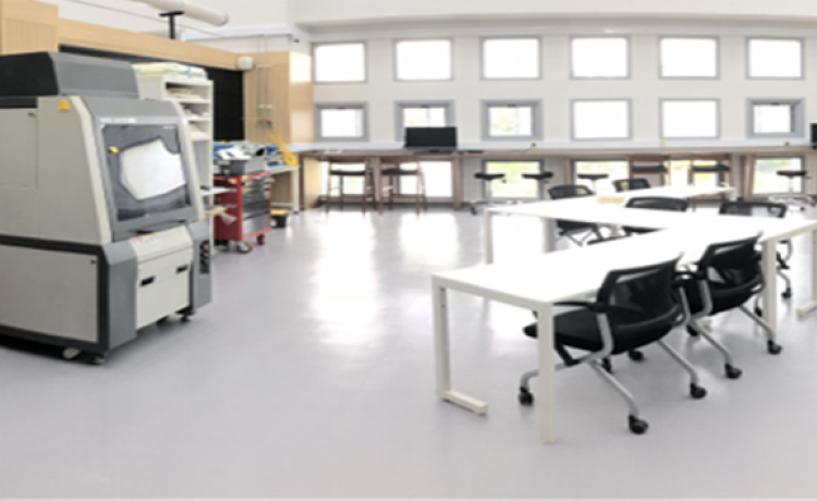 A space to perform processing using various equipment such as a laser cutter, CNC, and lathe